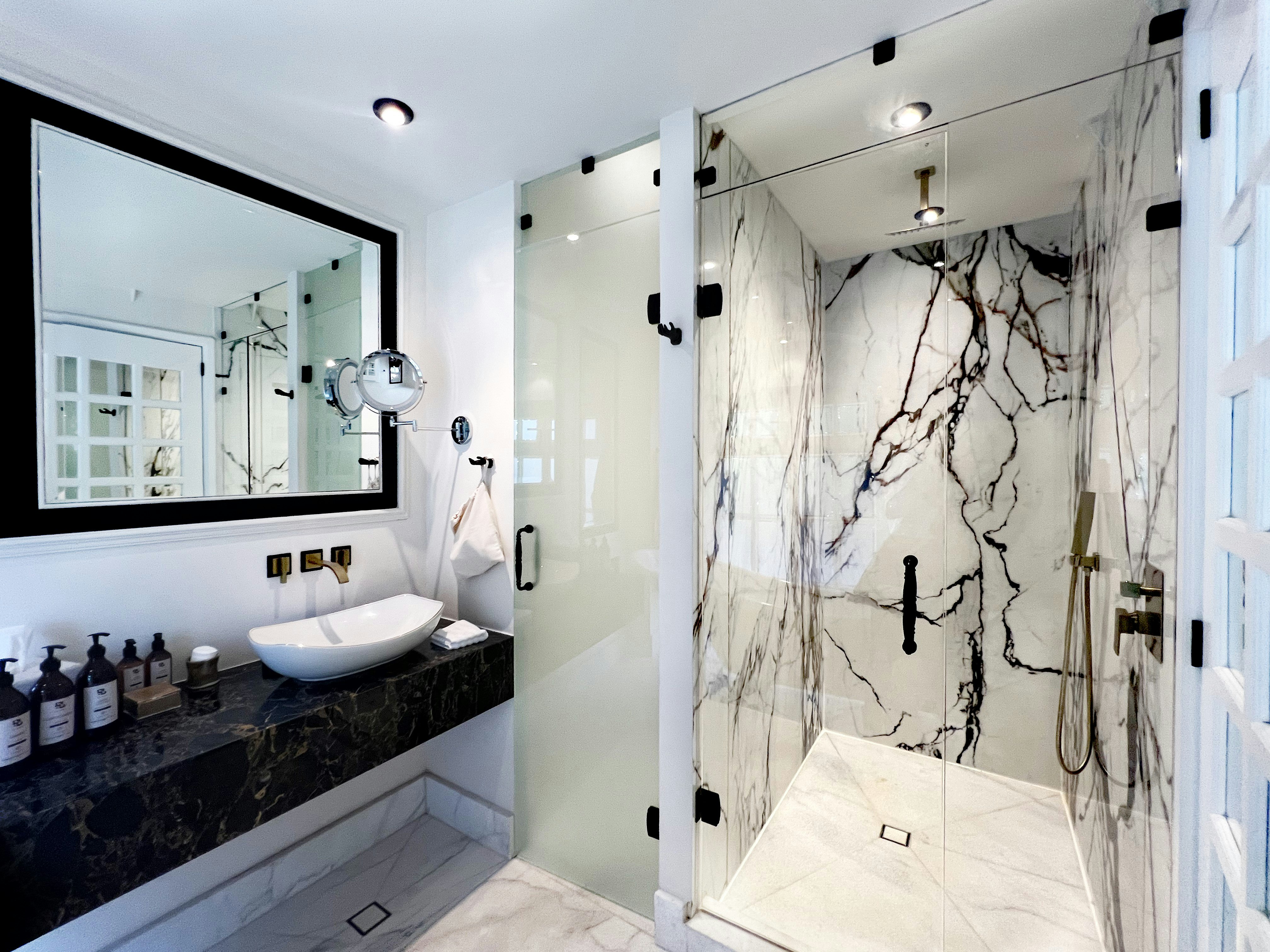 Nebula Suite Bathroom