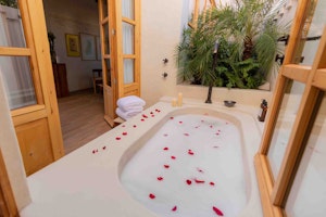 Aura Bath