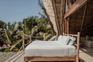 Master Suite Outside Rolling King Size Bed