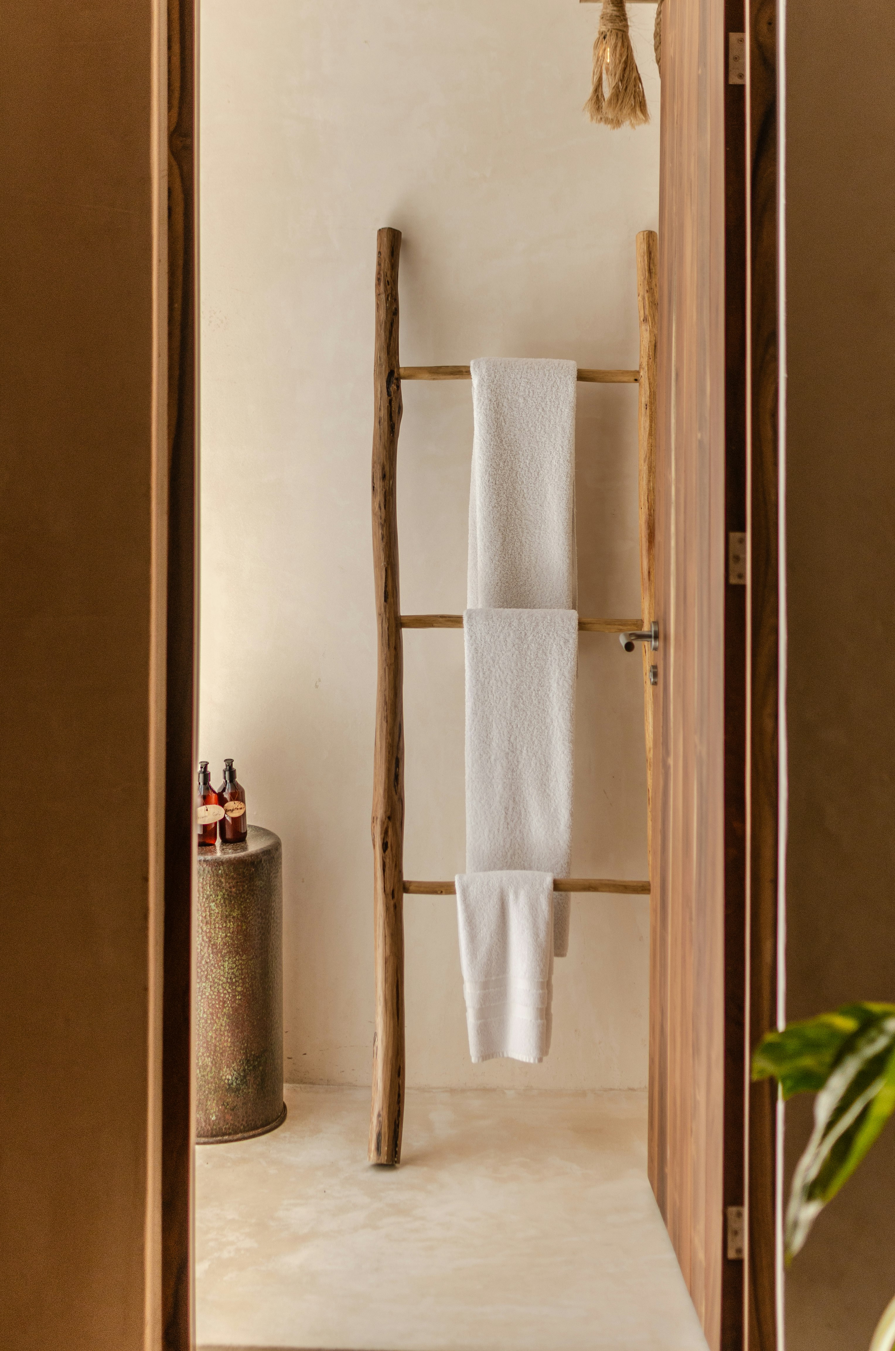 Jungle Suite Outdoor Shower Detail