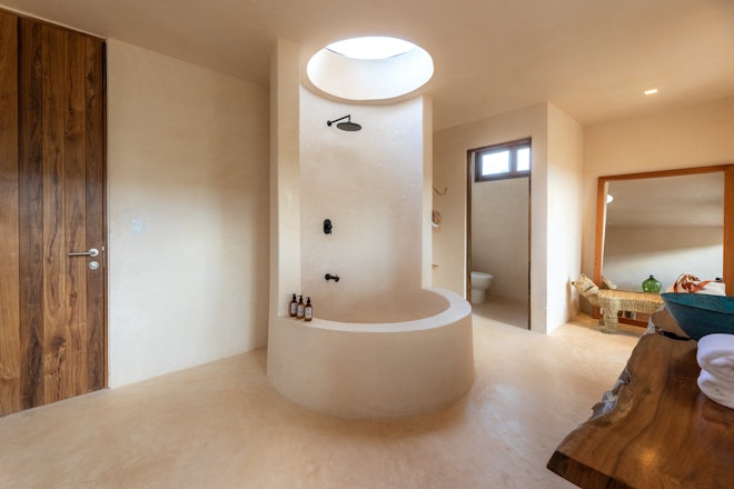 Signature Suite Upper Bathroom