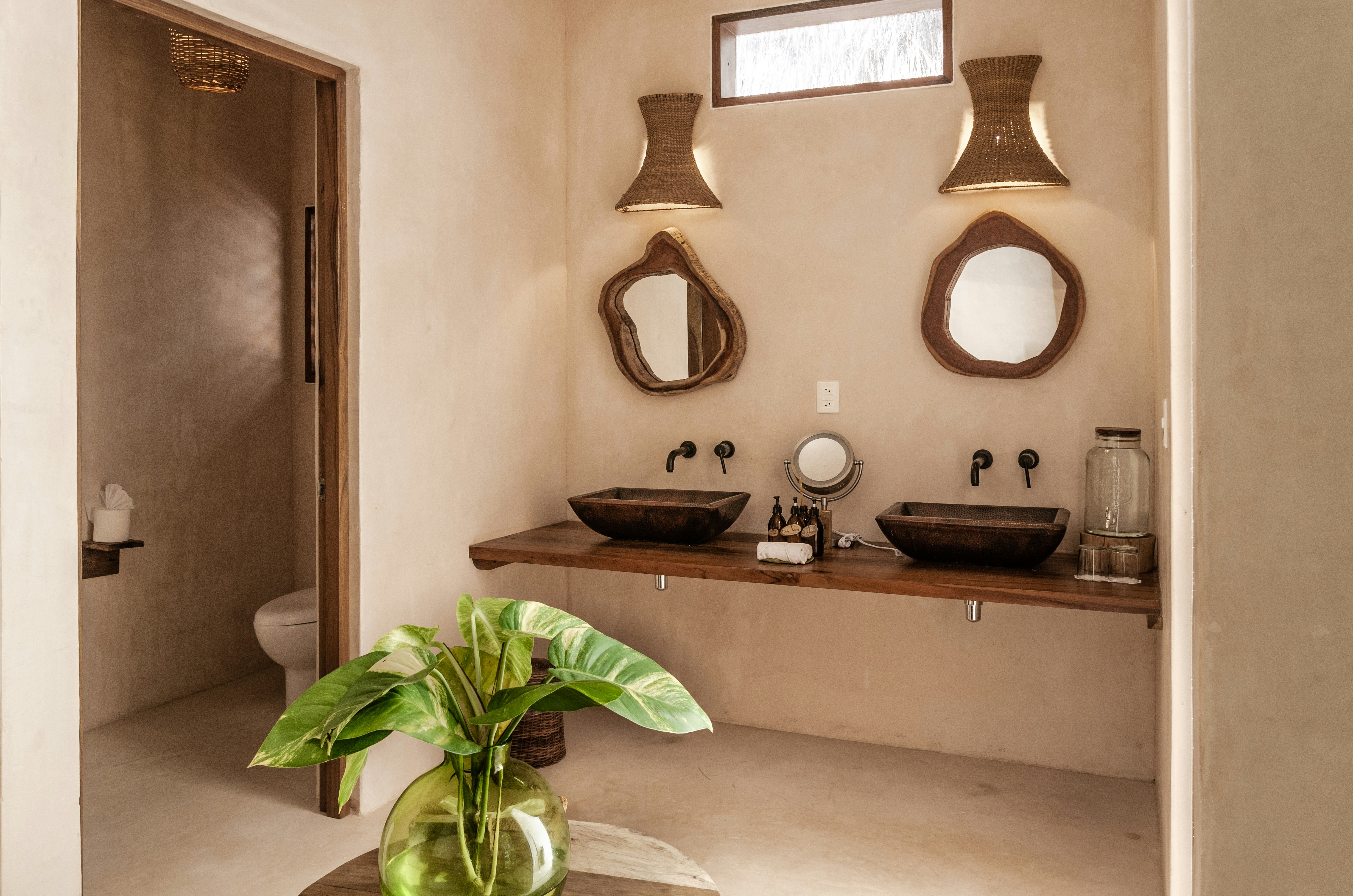 Jungle Suite Lower Bathroom Detail