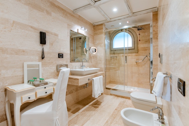 Deluxe with Sea View - Bathroom