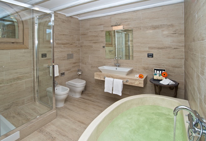 Junior Suite Sea View Bathroom