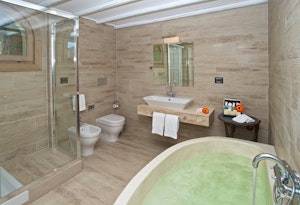 Junior Suite Sea View Bathroom
