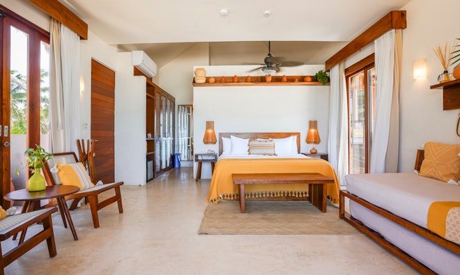 Beachfront Penthouse with Plunge Pool - Bedroom