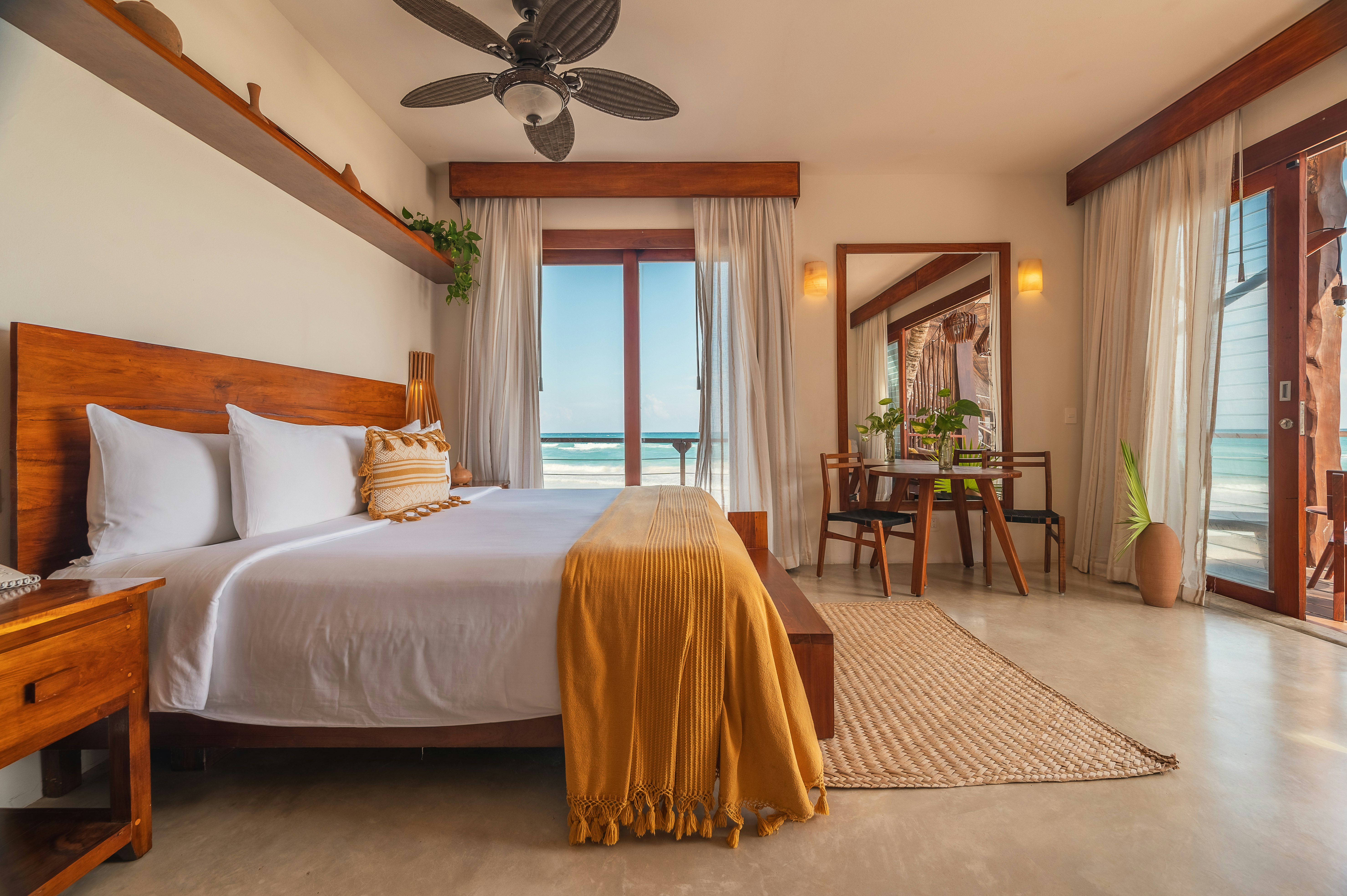 Beach Front Ground Floor Suite - Bedroom
