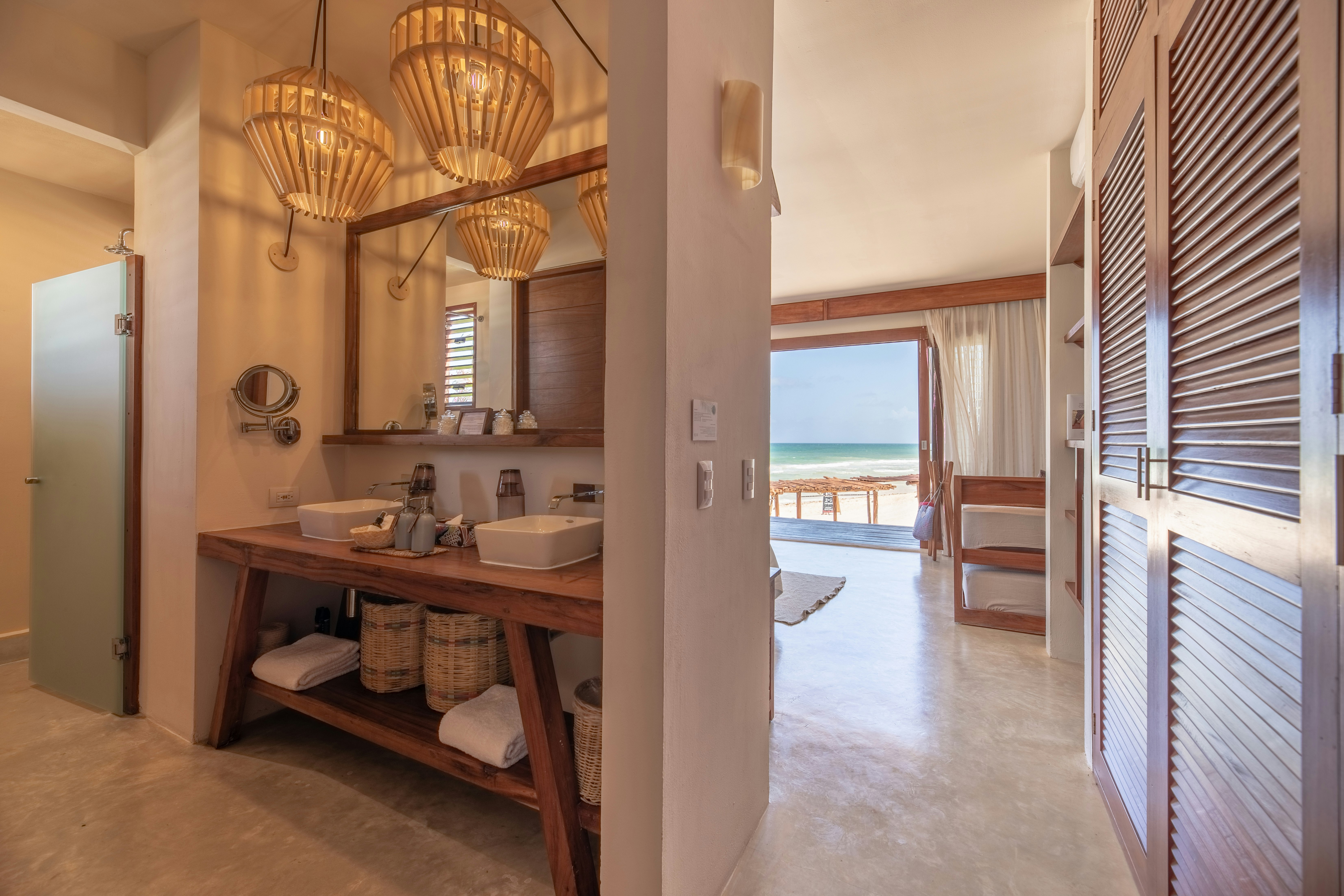 Beach Front Ground Floor Suite - Bathroom