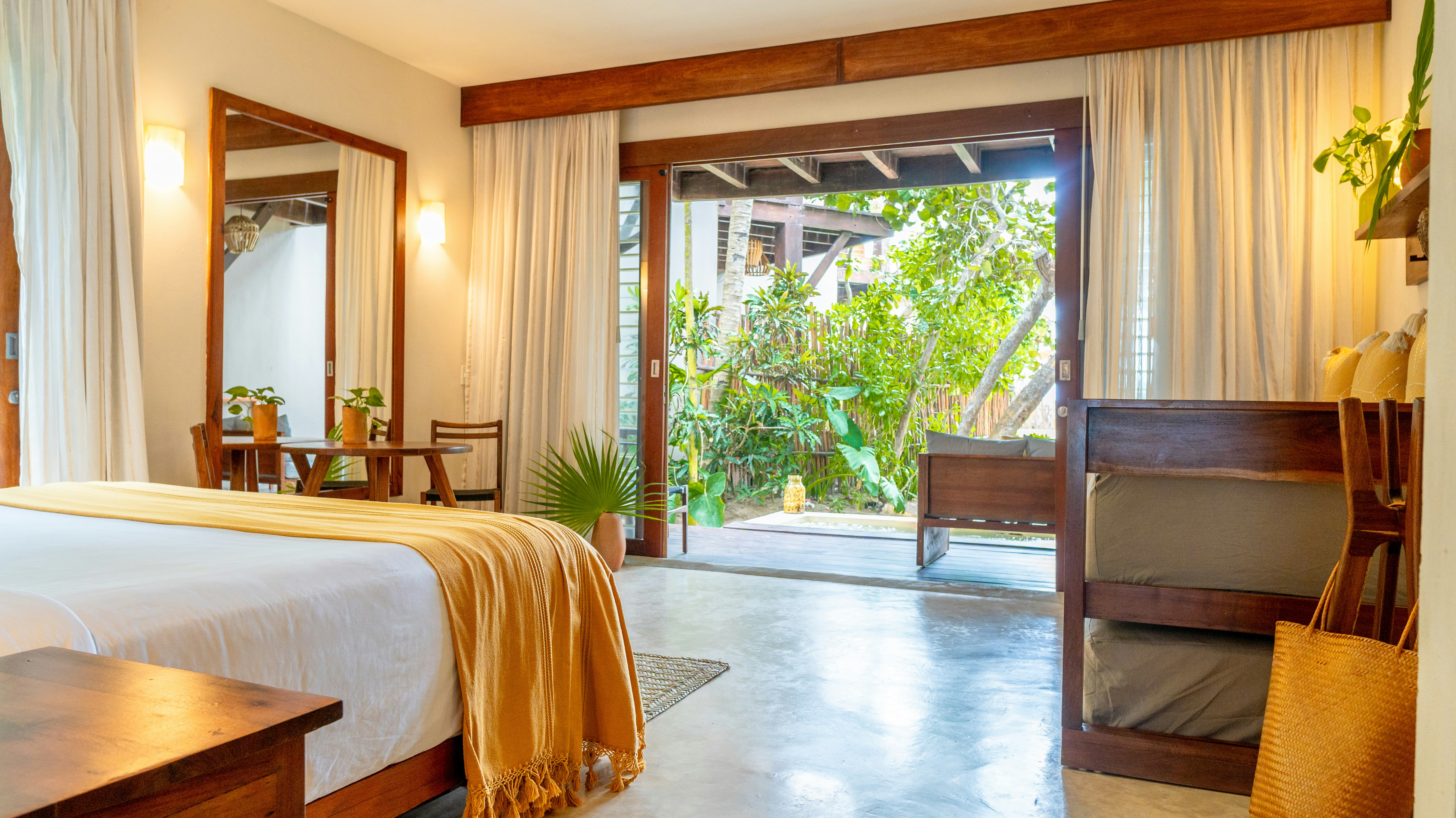 Garden View Ground Floor Suite with Plunge Pool - Bedroom