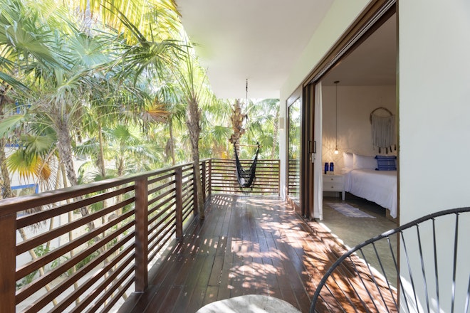 Upper Level Beachside Suite at Lula by La Zebra - Balcony
