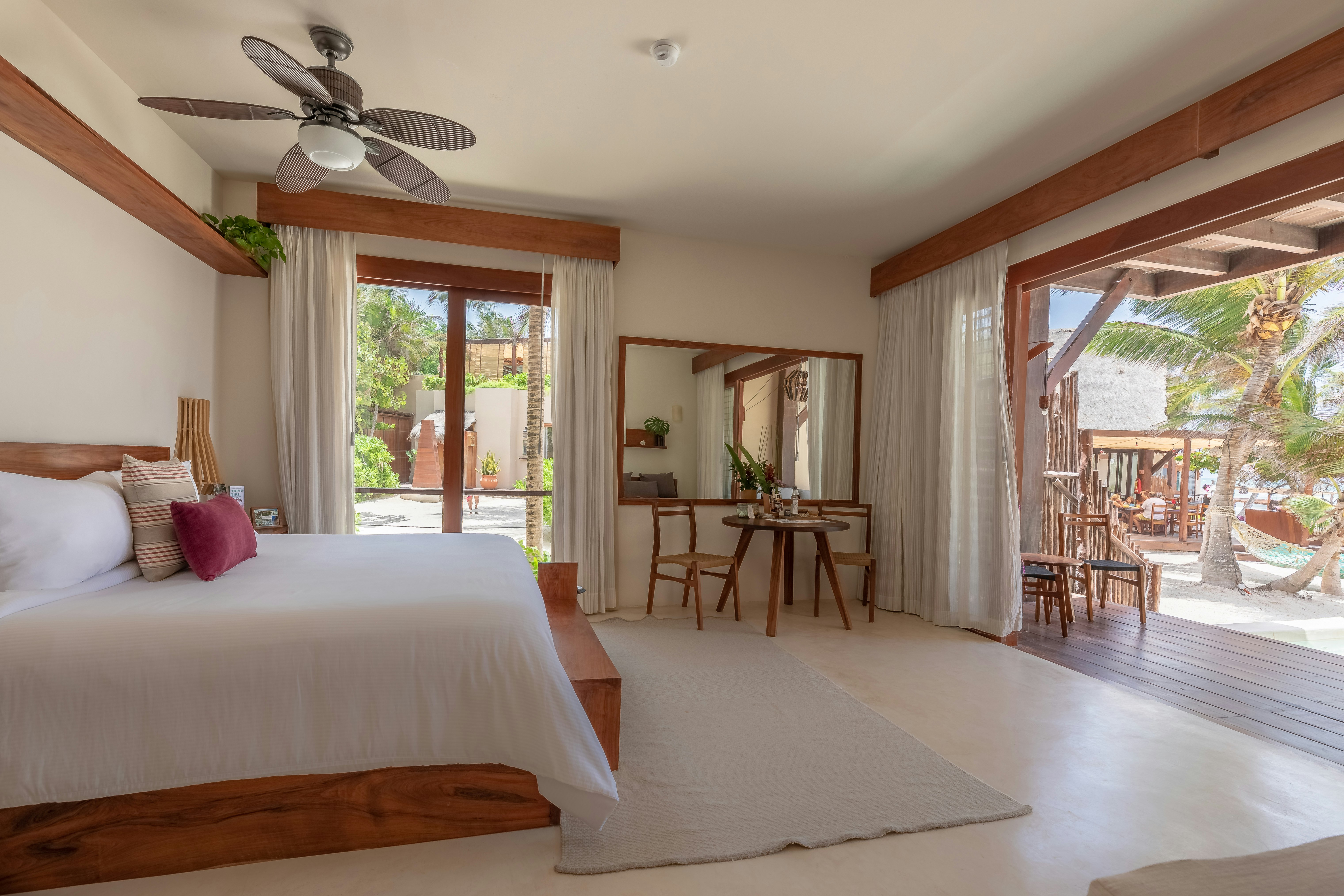 Sea View Ground Floor Suite with Plunge Pool - Bedroom