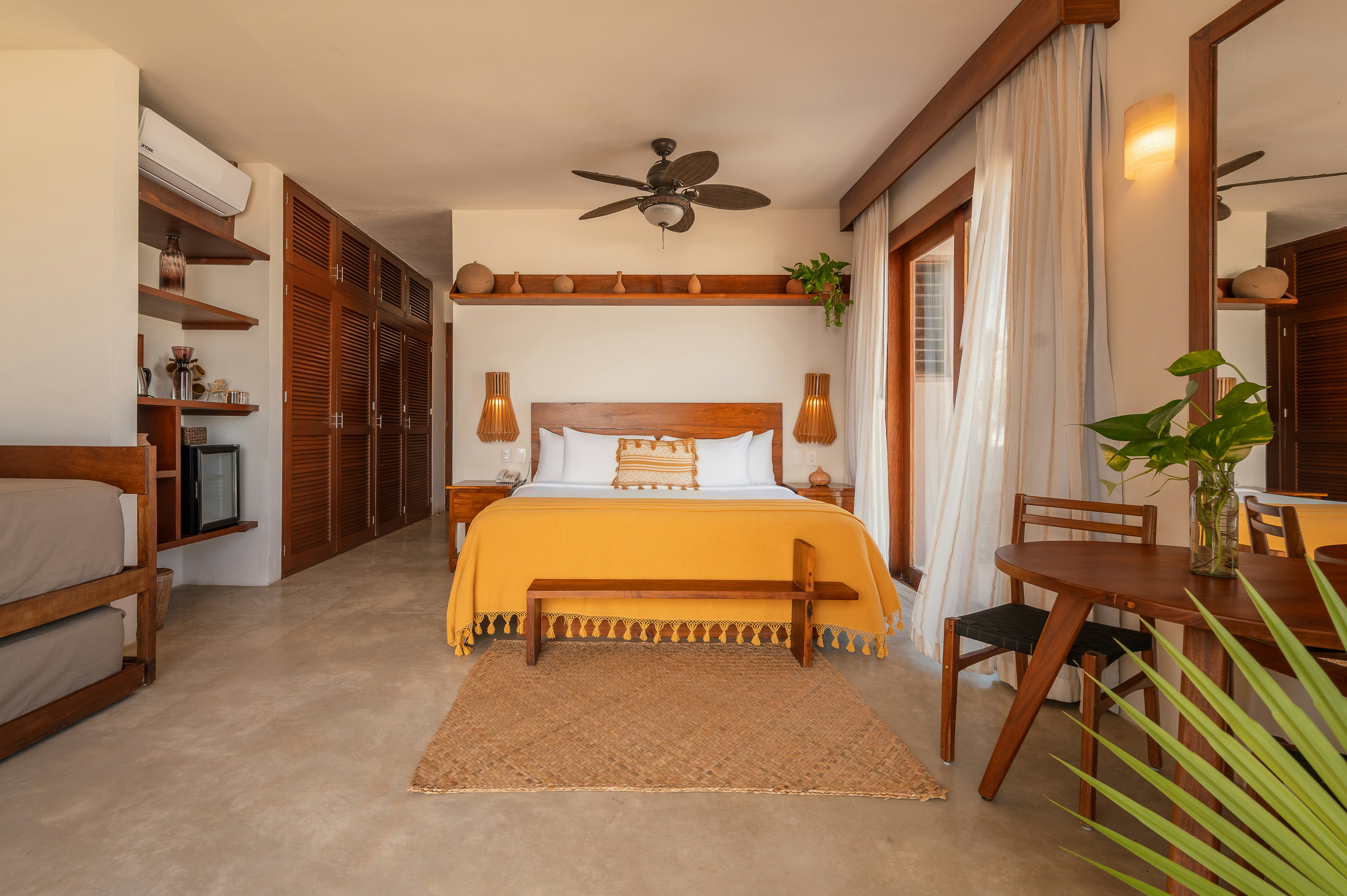 Beach Front Ground Floor Suite - Bedroom