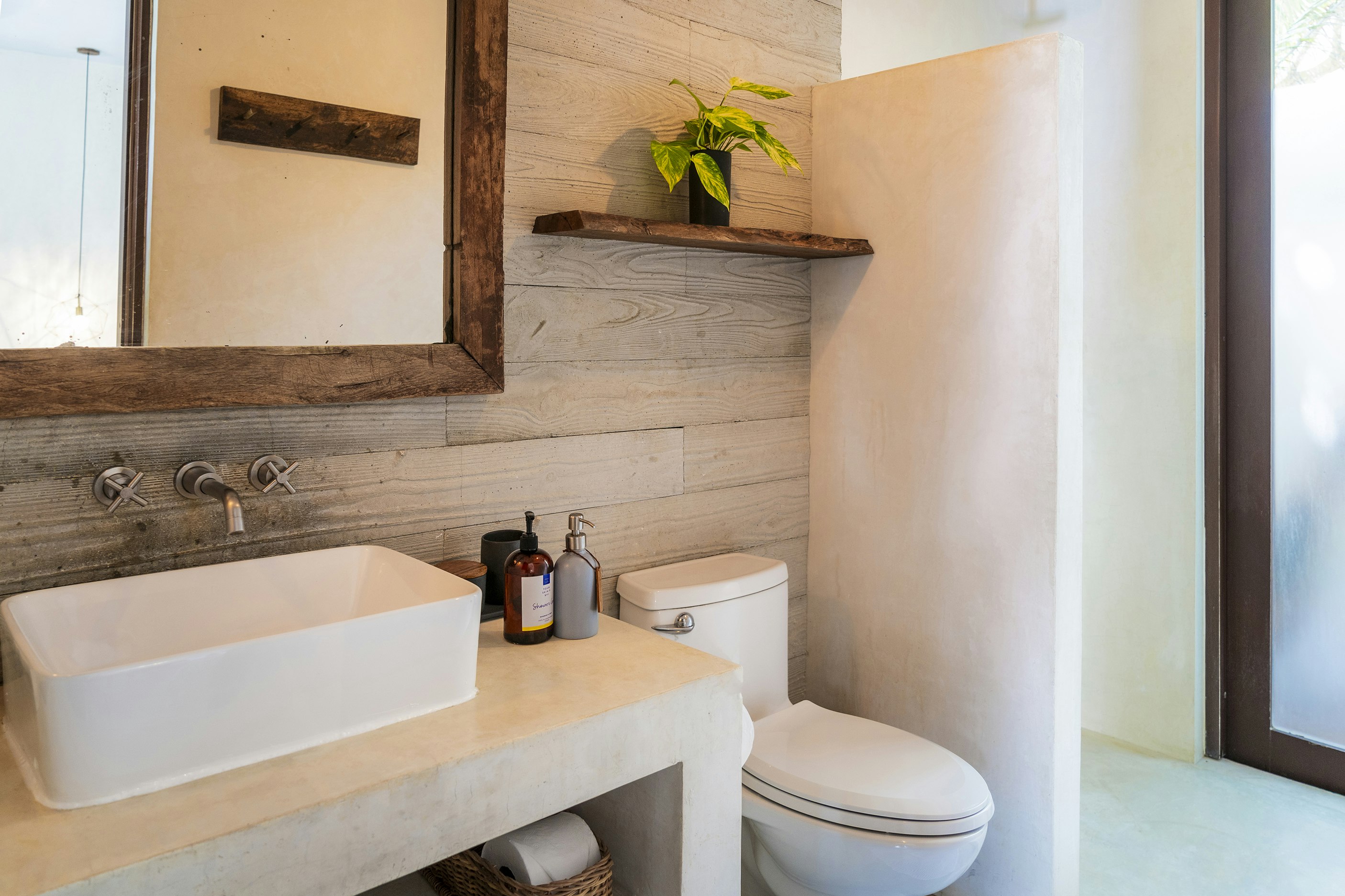 Ground Floor Beachside Suite at Lula by La Zebra - Bathroom