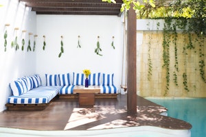 Poolside Seating