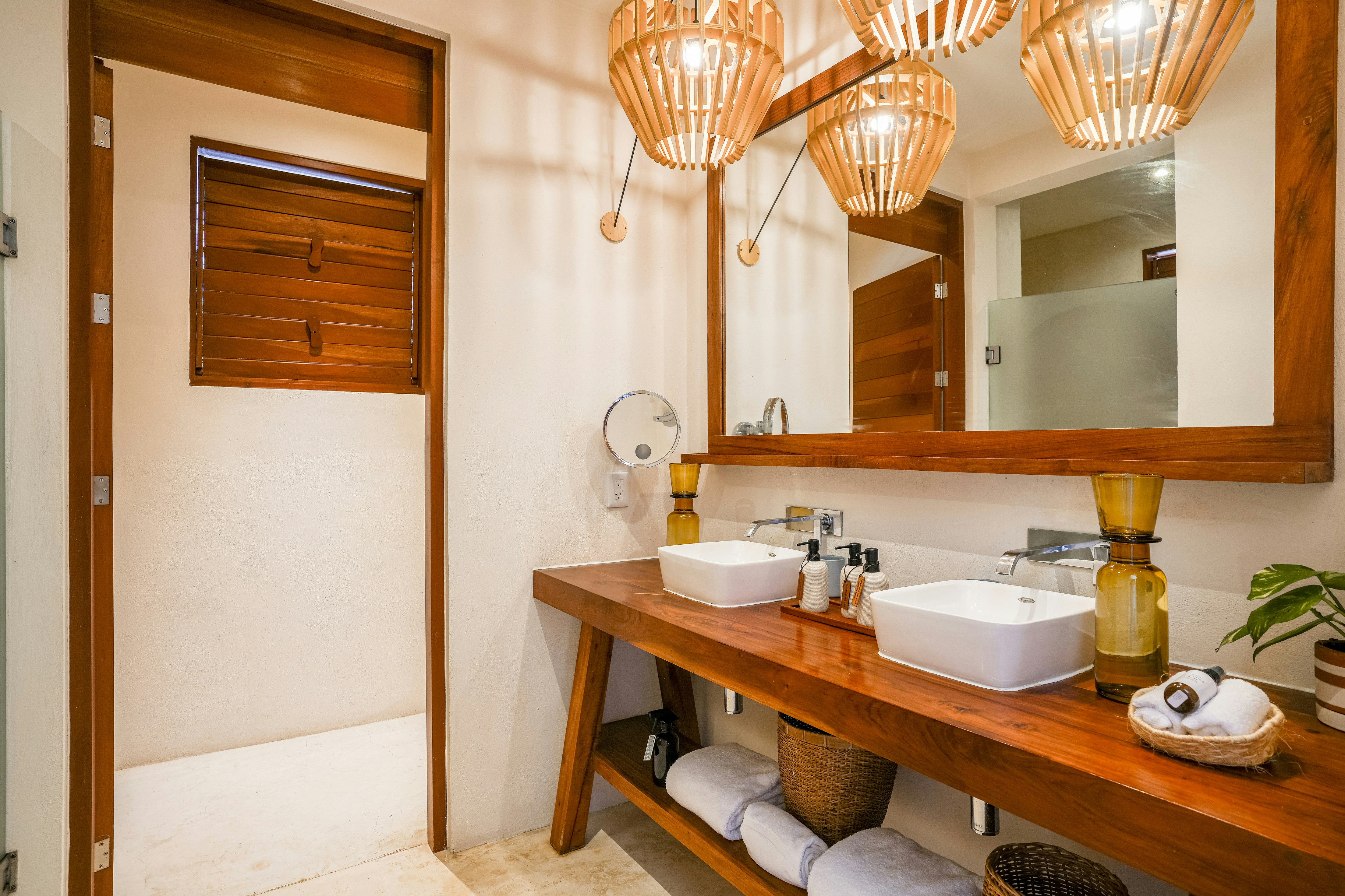 Beachfront Penthouse with Plunge Pool - Bathroom