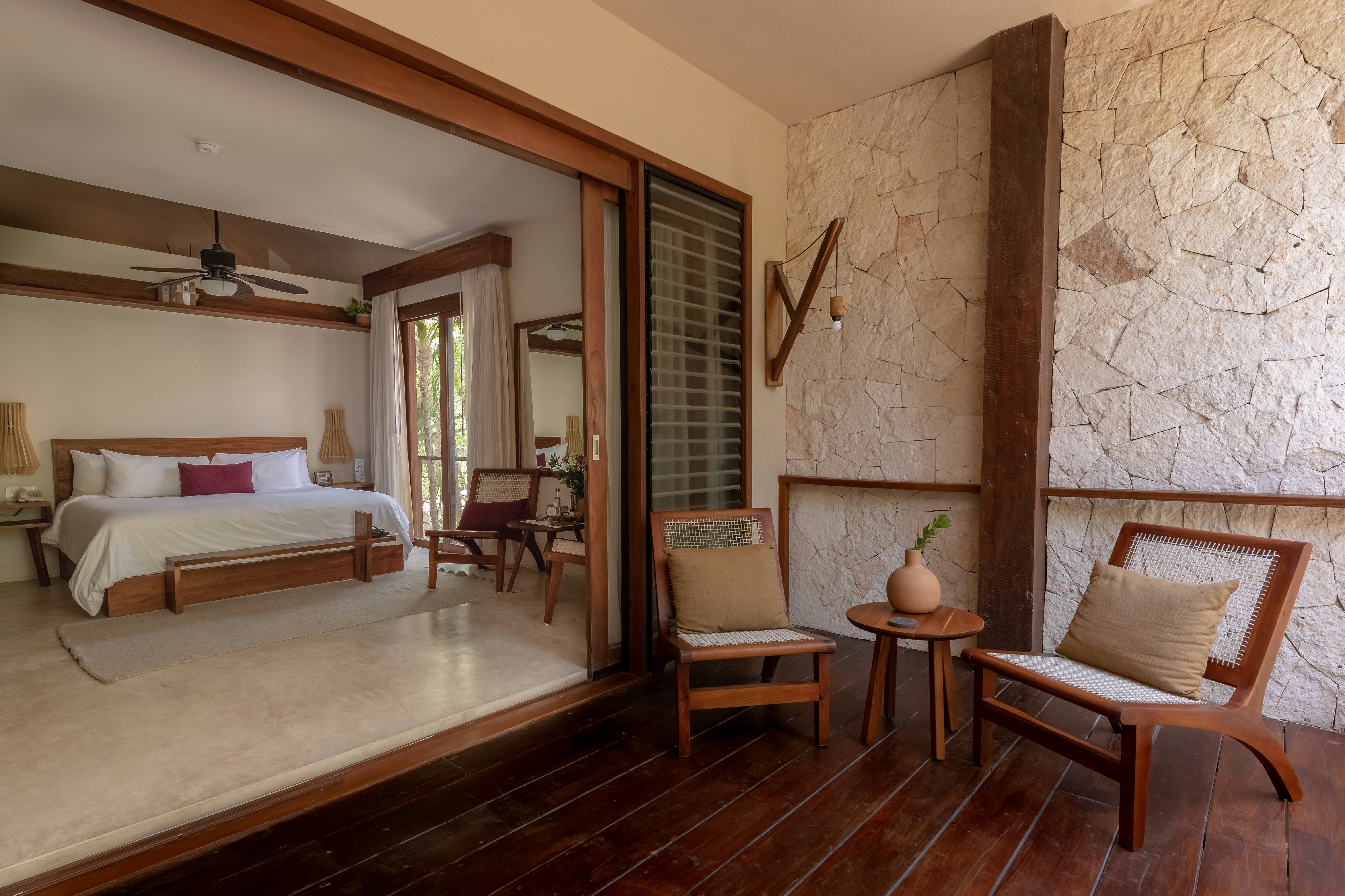 Garden View Balcony Suite - Bedroom & Balcony