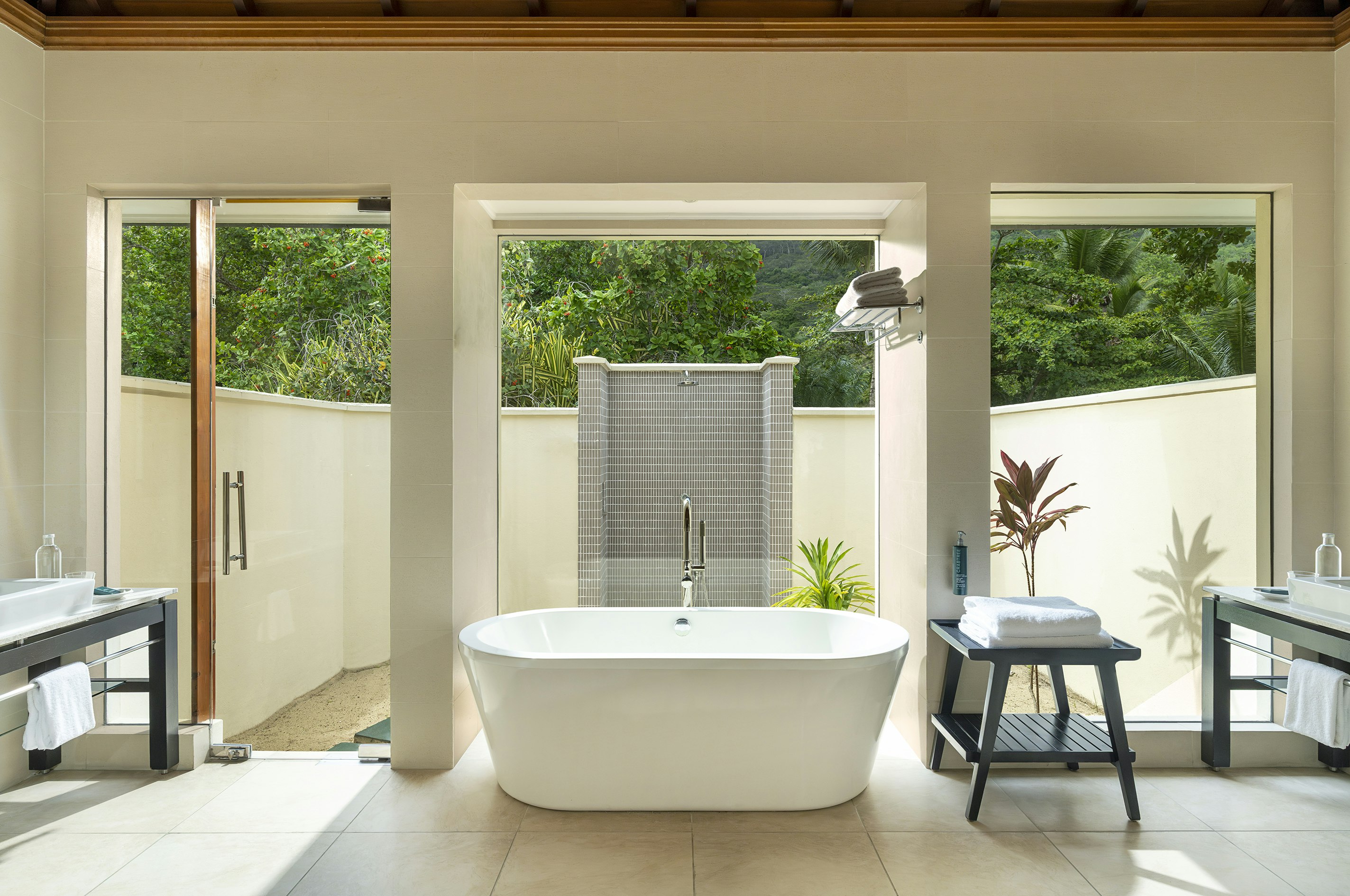 Beach Villa - Bathroom