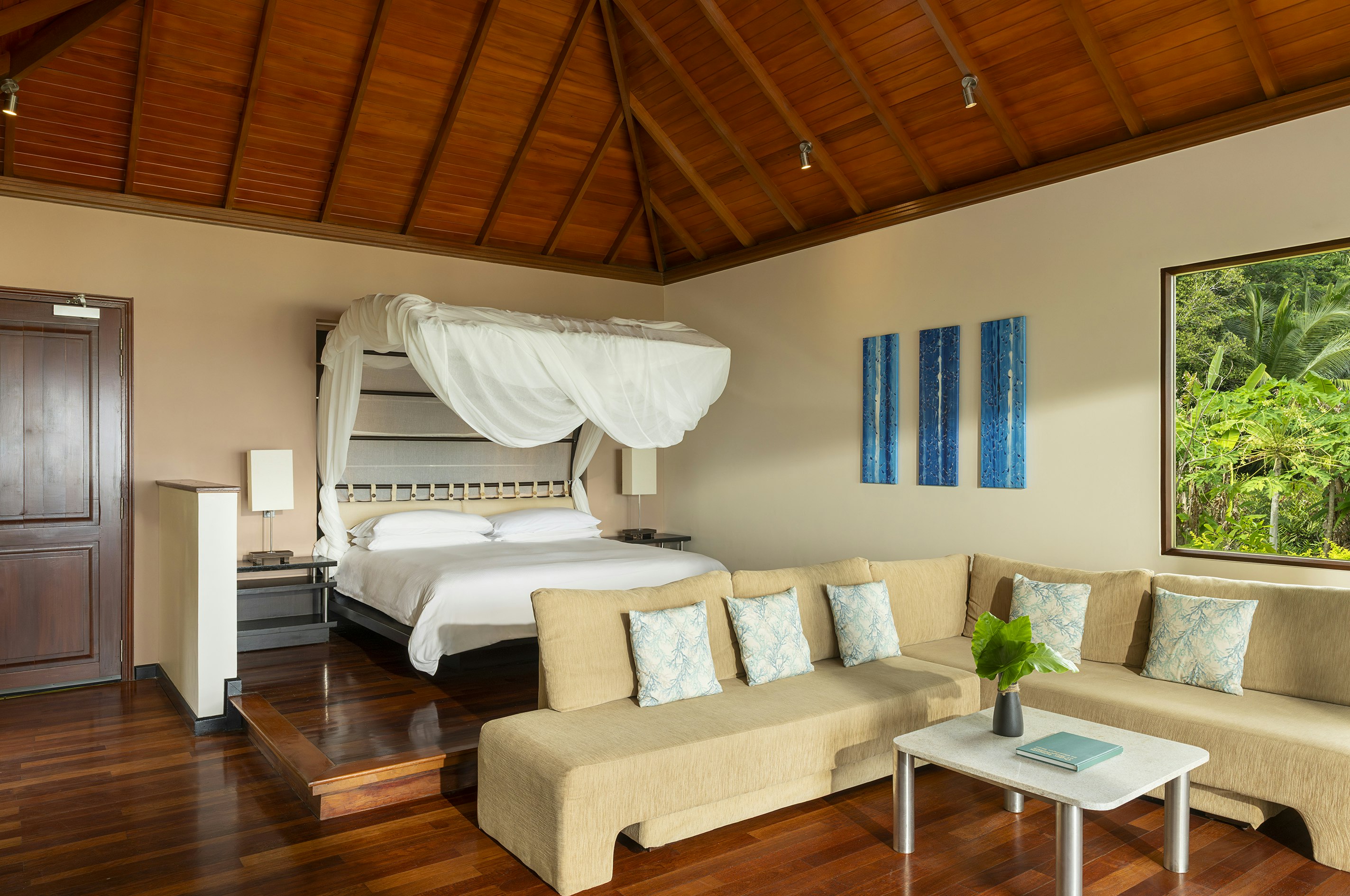 Beach Sanctuary Pool Villa - Bedroom & Living Area