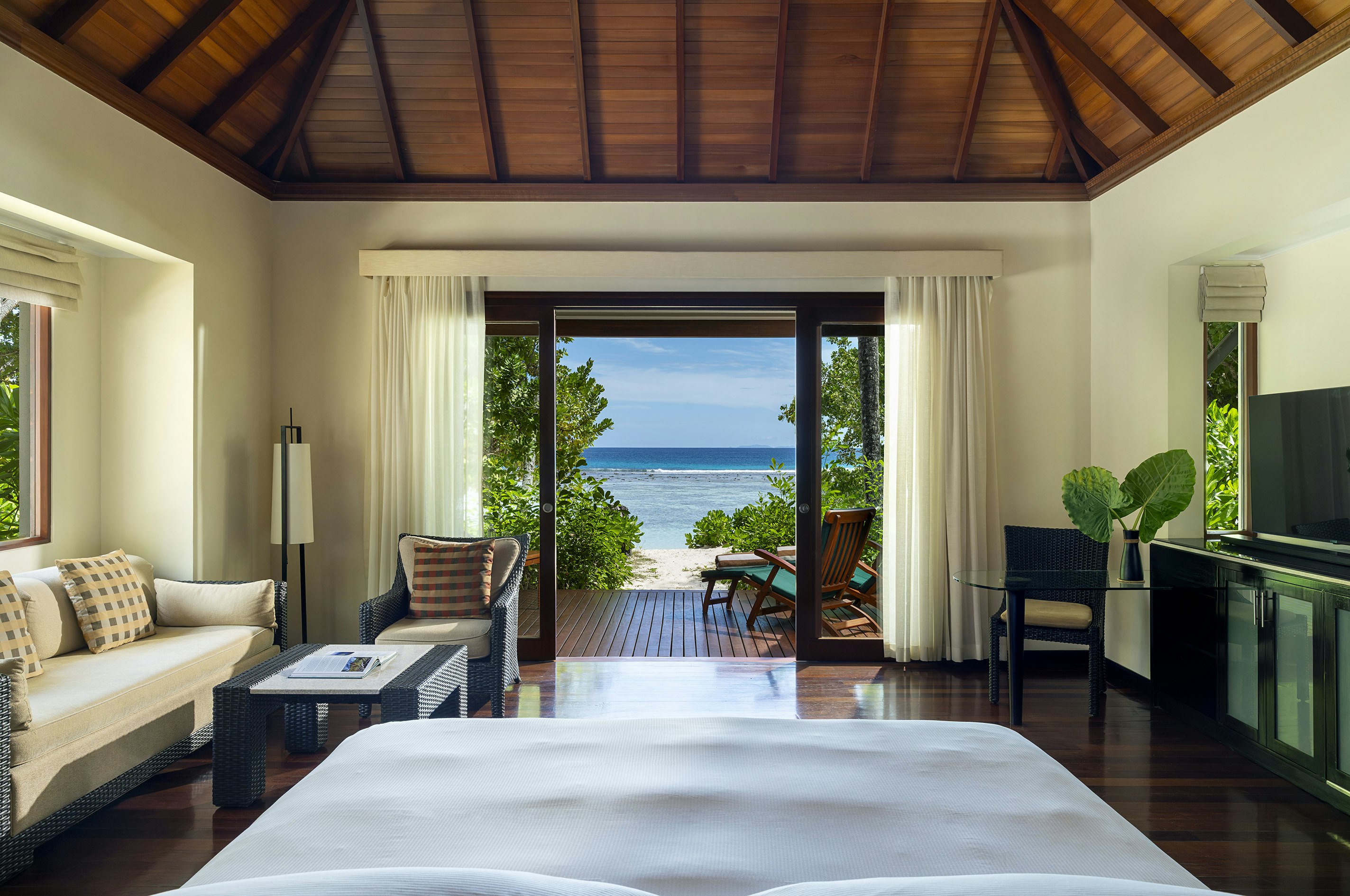Beach Villa with Garden Plunge Pool - Bedroom