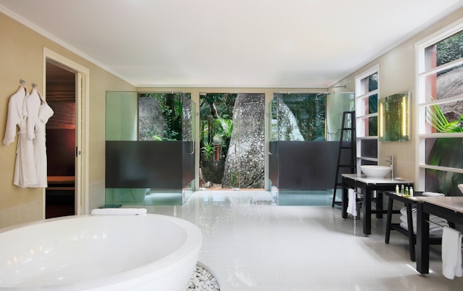 Two Bedroom Labriz Retreat - Bathroom