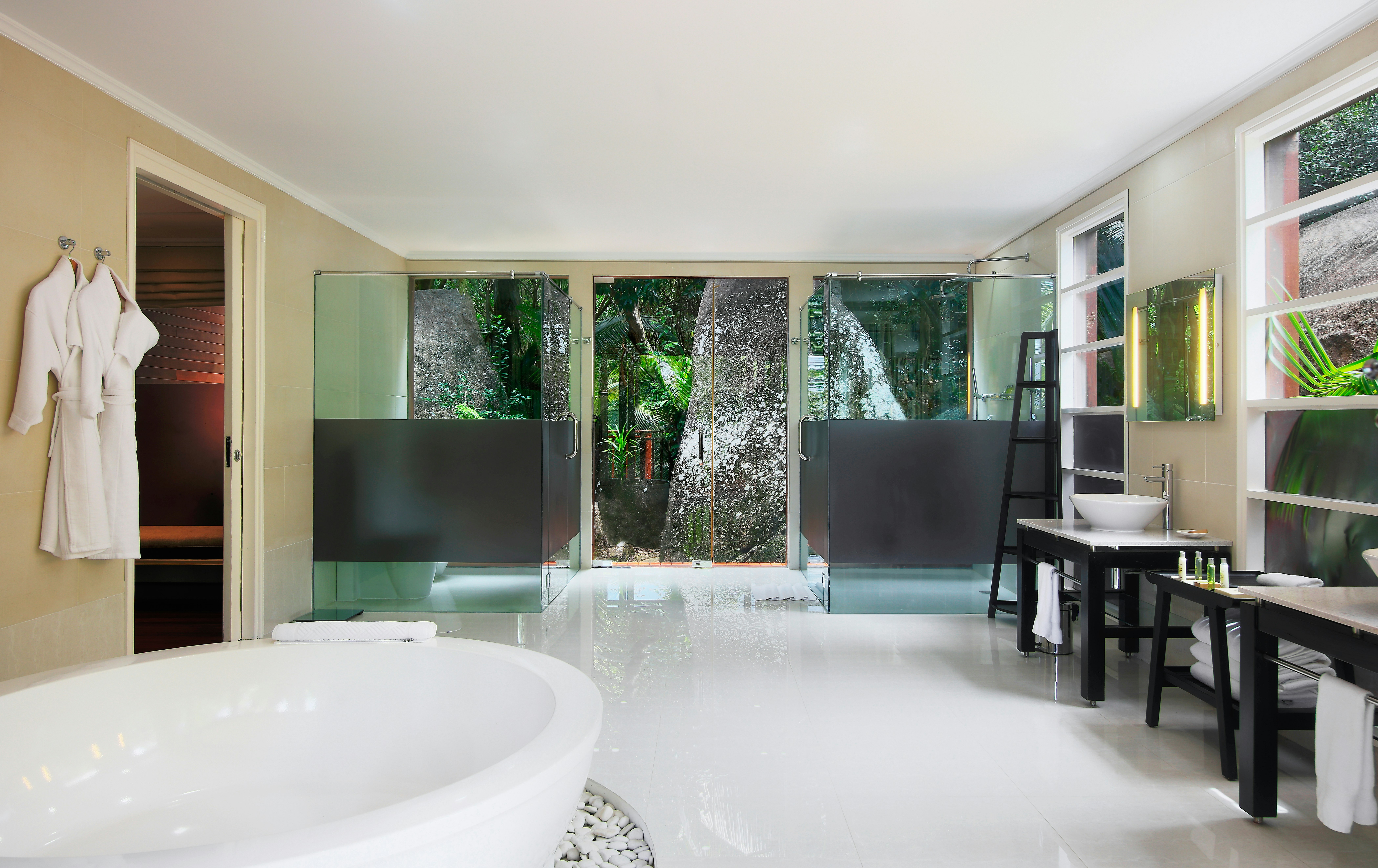 Two Bedroom Labriz Retreat - Bathroom