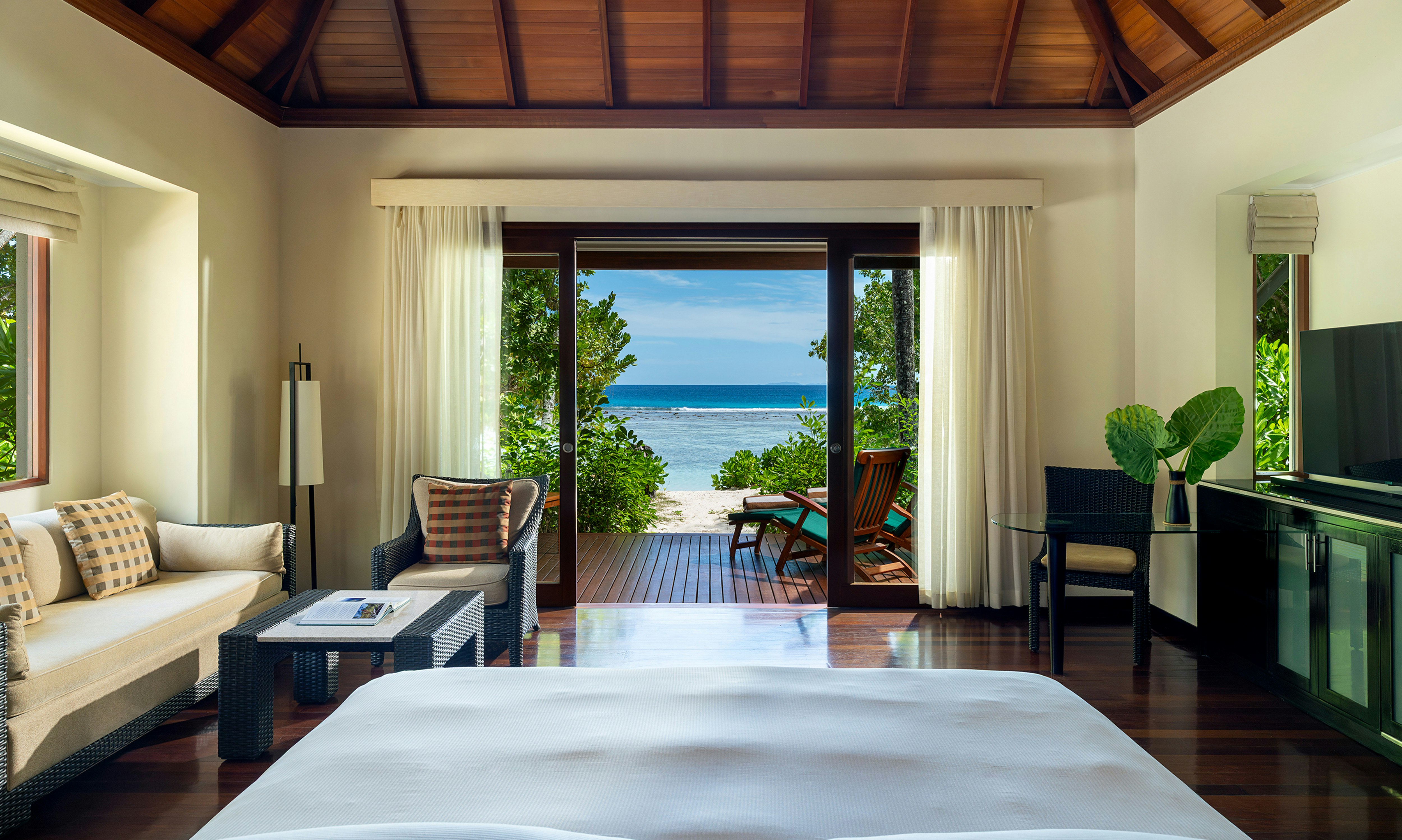 Beach Villa with Garden Plunge Pool - Bedroom