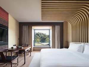 Lakeside King Room