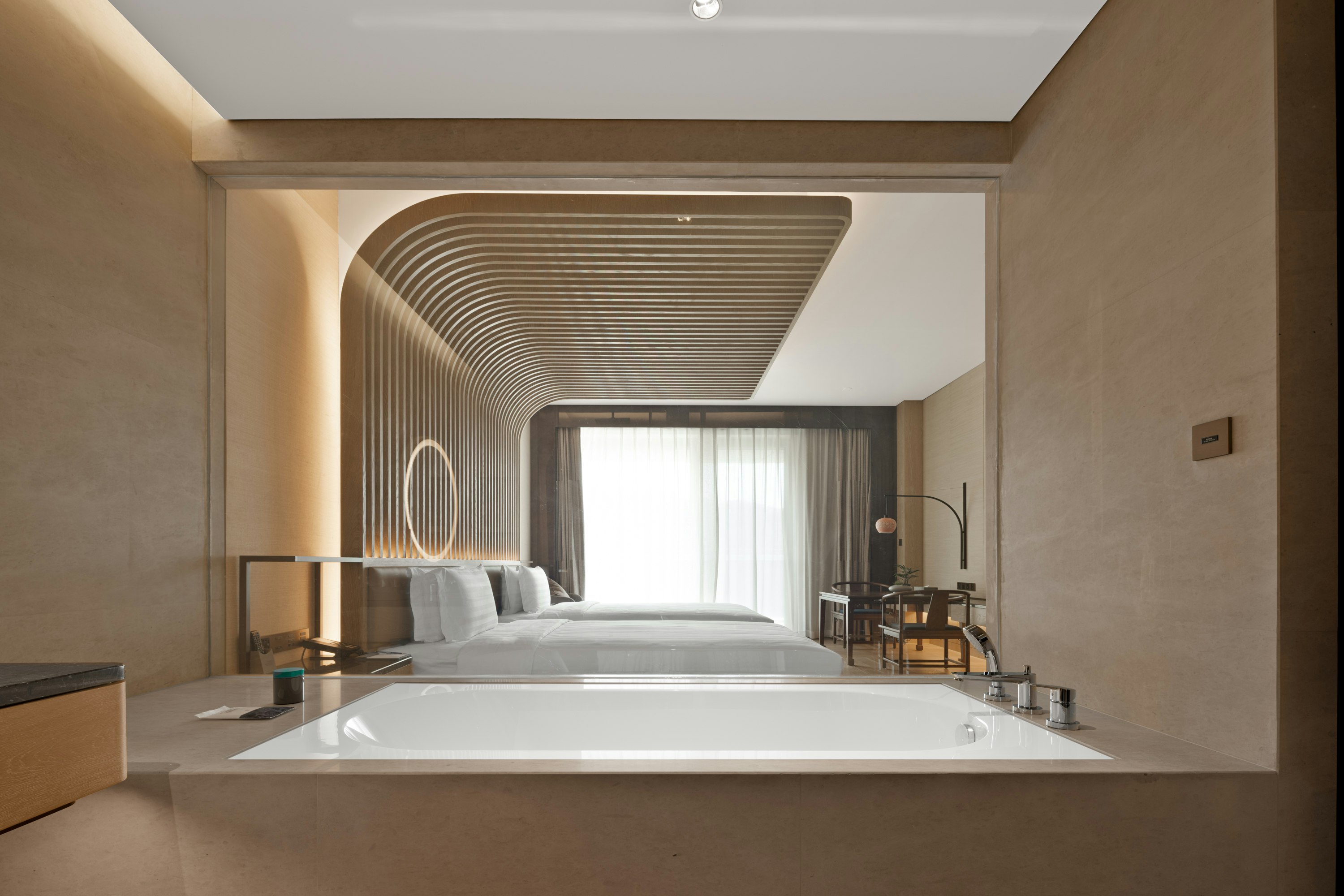 Deluxe Lakeview Twin Room - Bathtub