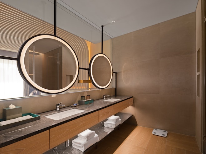 Deluxe Lakeview Twin Room - Bathroom