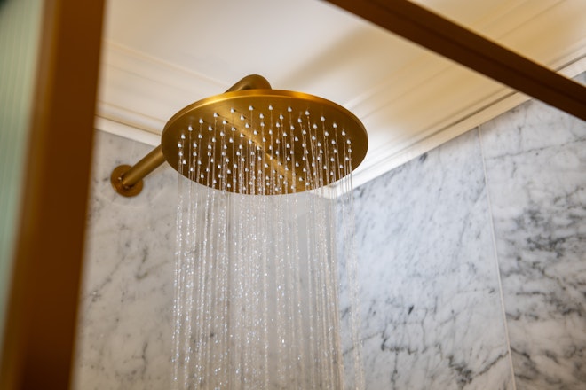 Lakehouse Bathroom