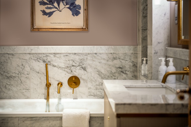 Lakehouse Bathroom
