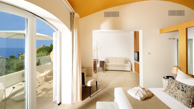 Suite - Bedroom