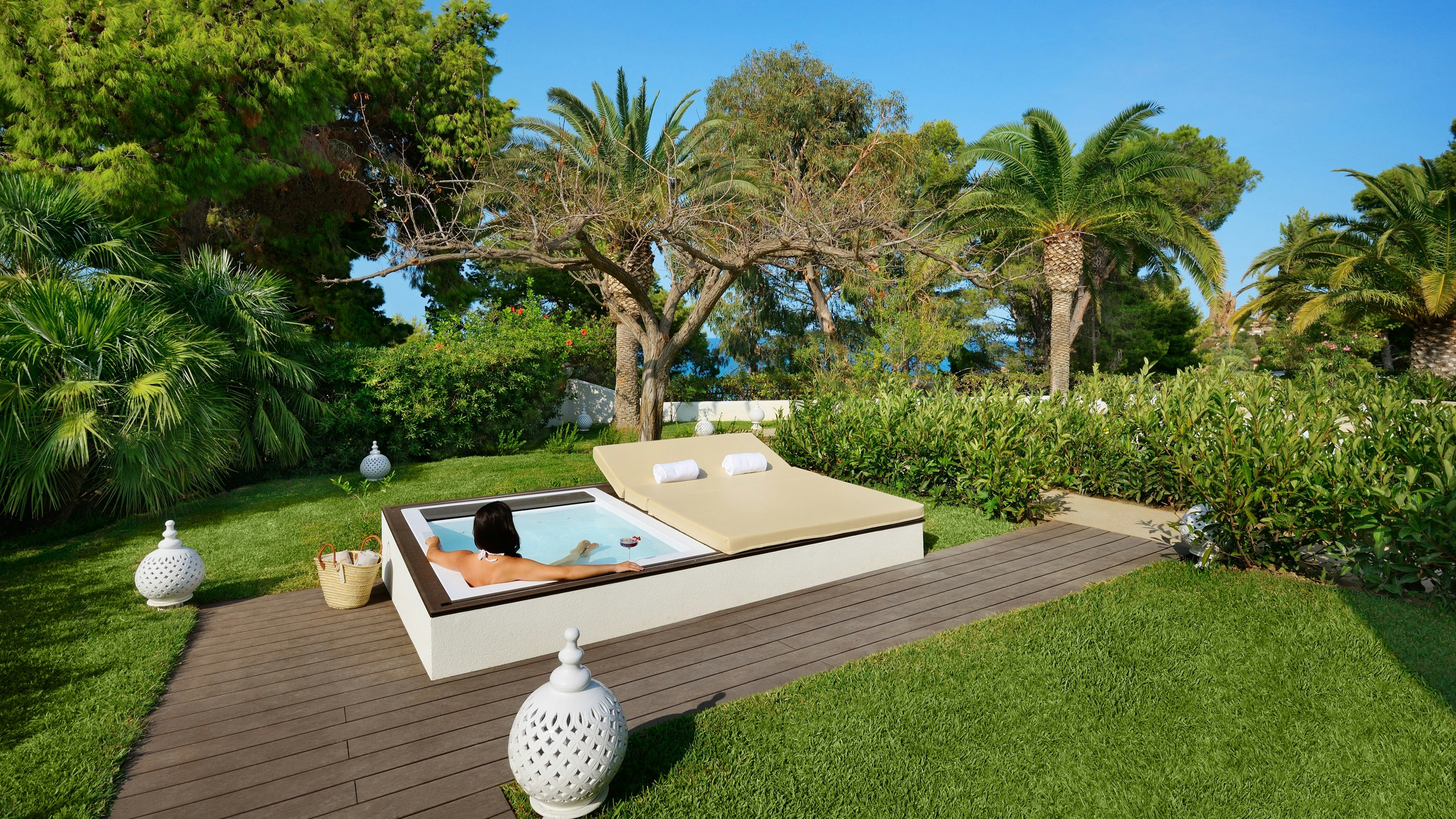 Lotus Cabana - Private Jacuzzi