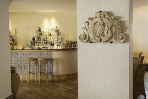 Pool Bar