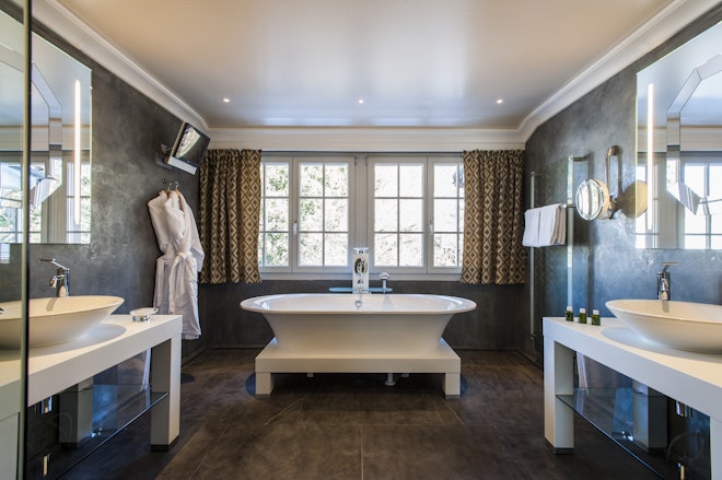 Sommet Suite - Bathroom