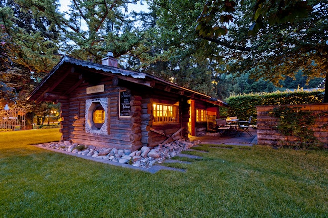Petit Chalet Restaurant