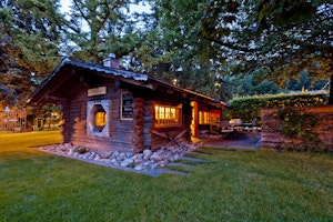 Petit Chalet Restaurant