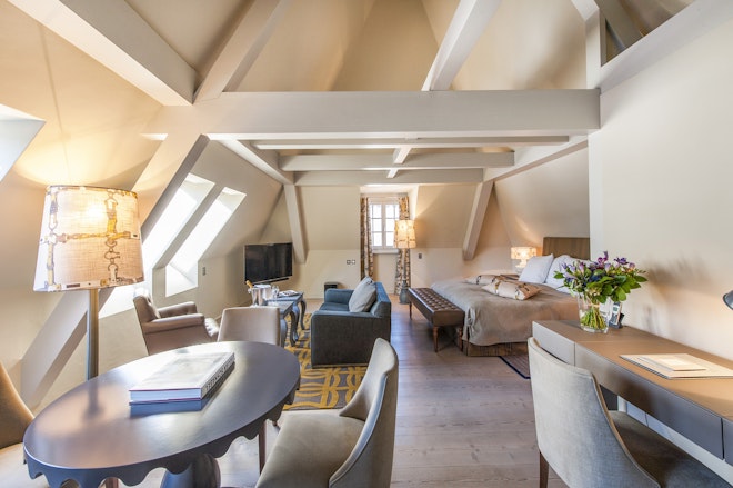 Sommet Suite - Living Area