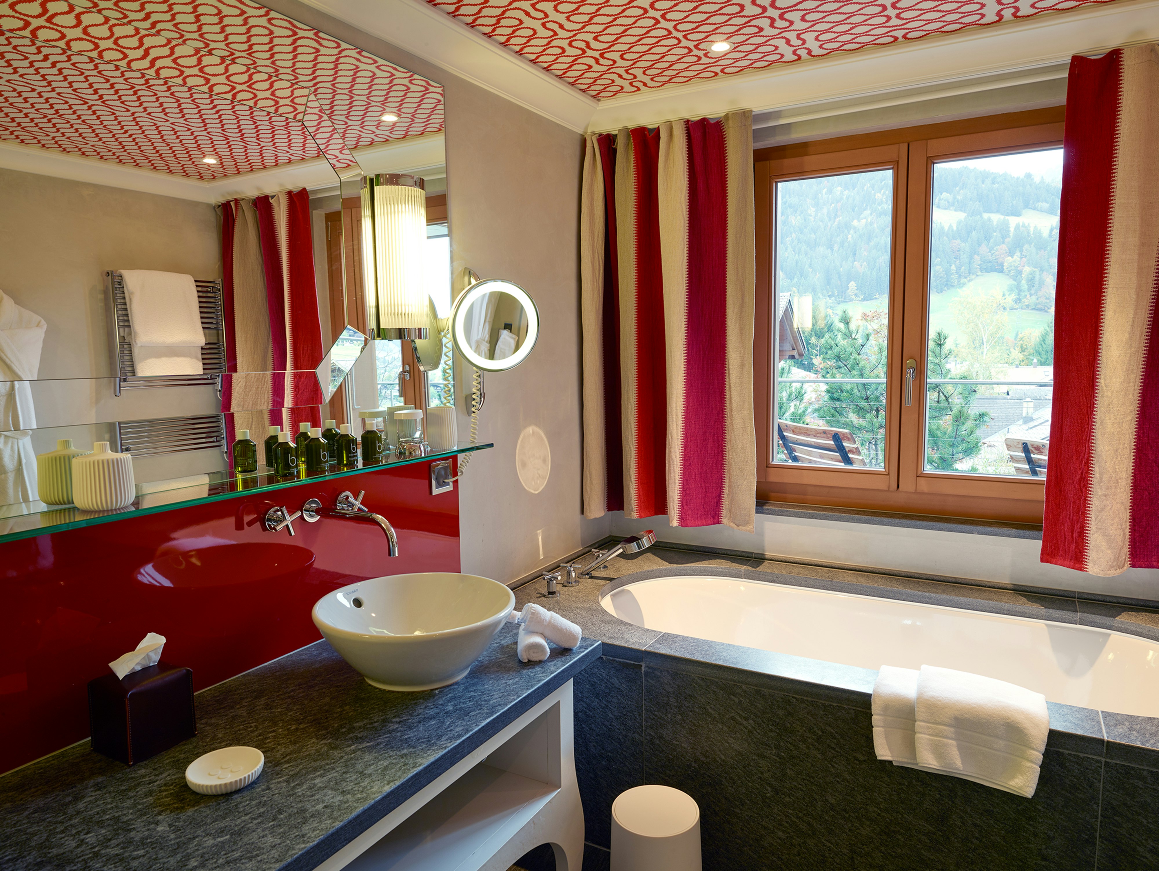 Deluxe Chic Room Bathroom (Chalet )