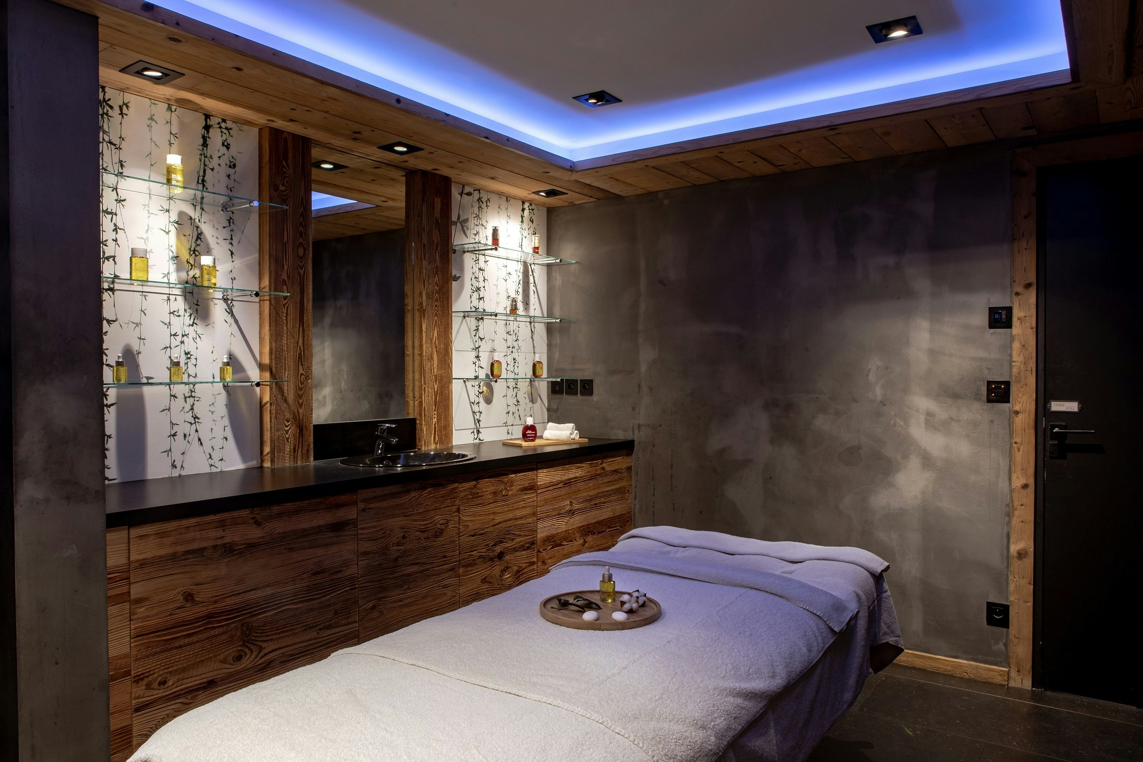 Spa Clarins Treatments Room