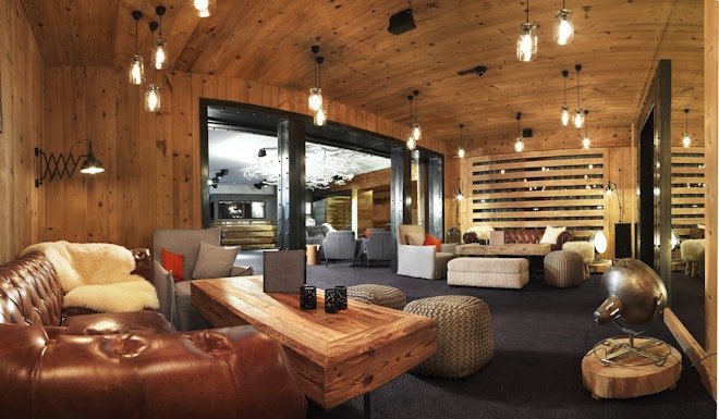 Lounge's Bar