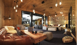 Lounge's Bar