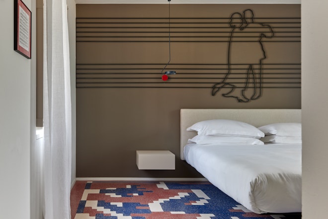 Deluxe - Bedroom