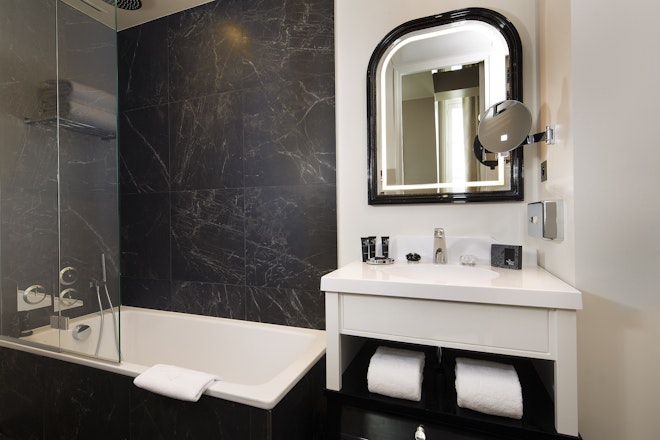 Suite Toits De Paris - Bathroom