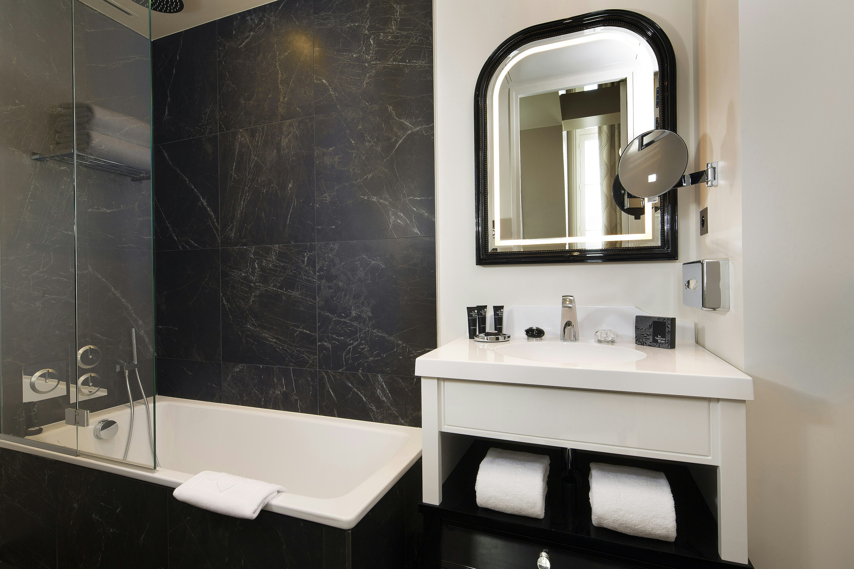 Suite Toits De Paris - Bathroom