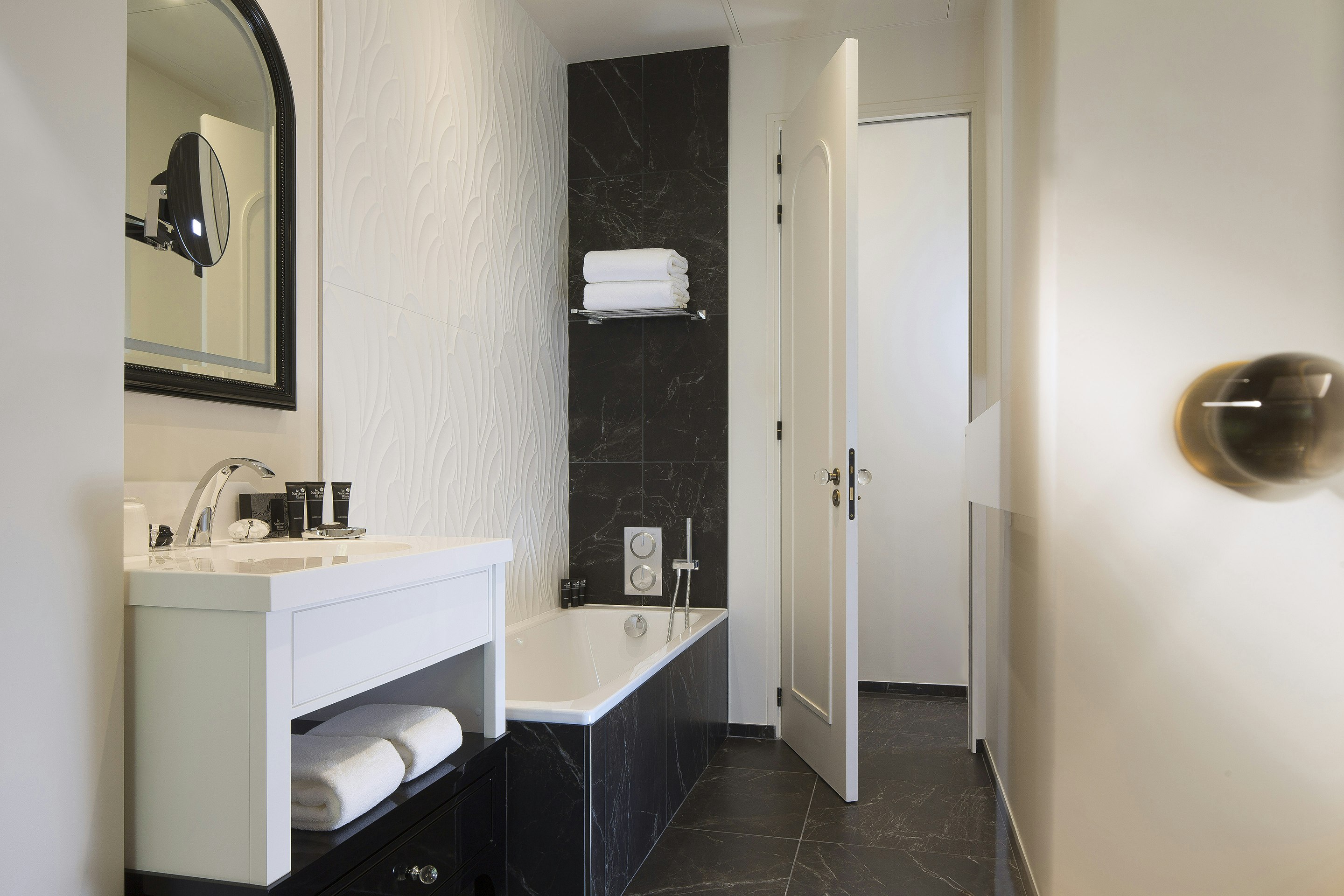 Bathroom Deluxe Room