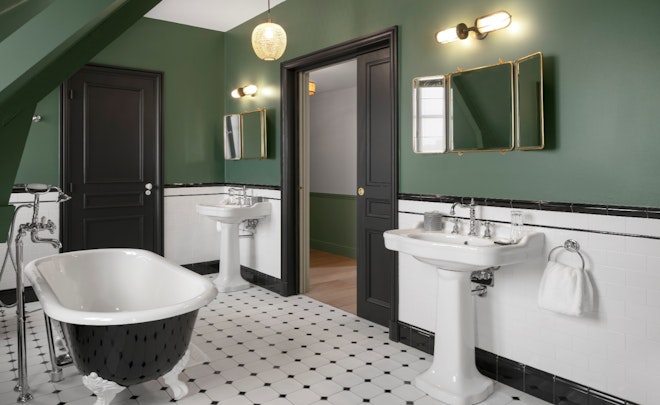 Nessay Suite Bathroom