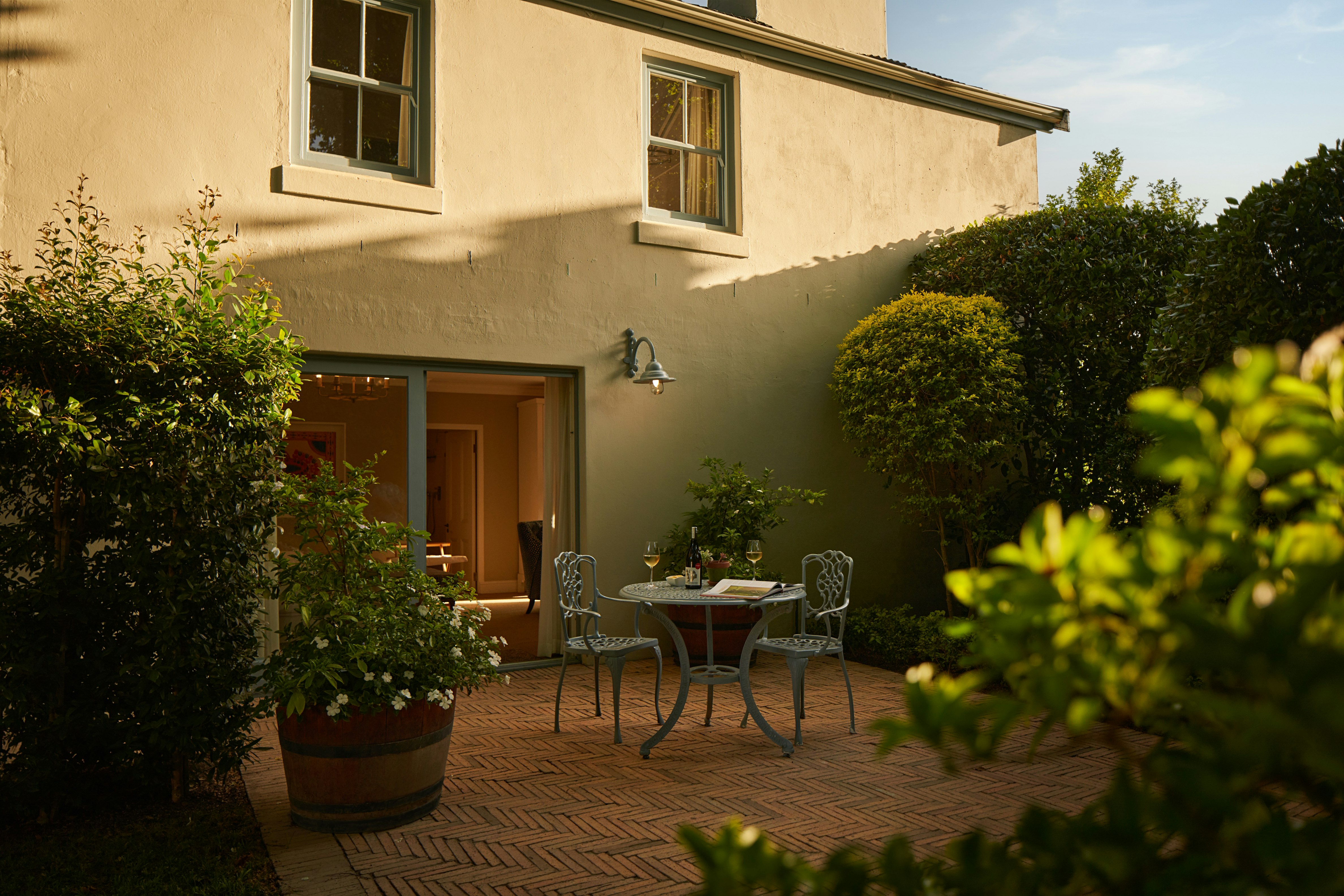 Petite Garden Suite - Patio