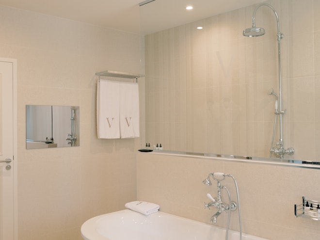 Suite Rosemary Bathroom