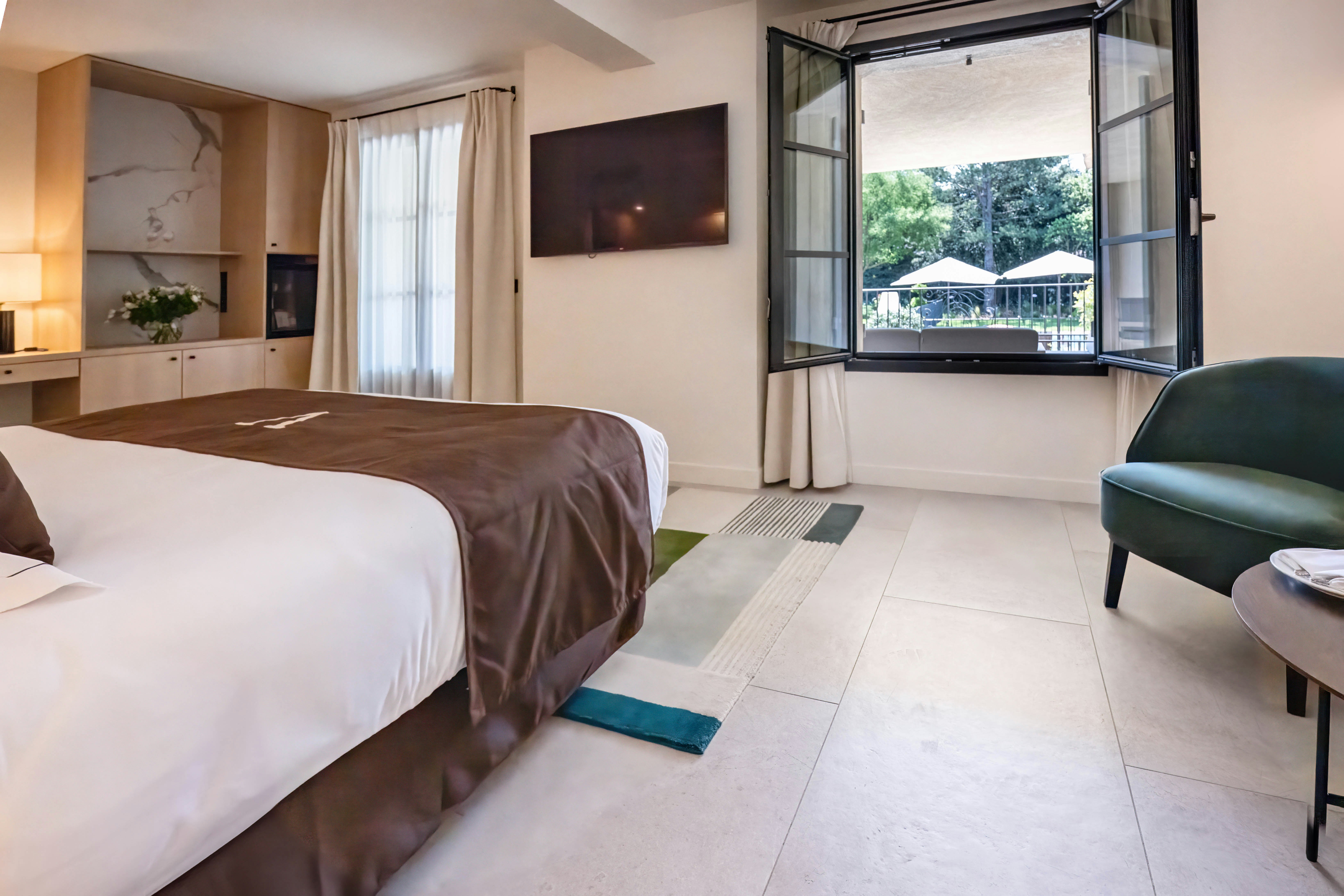 Deluxe Suite with Terrace